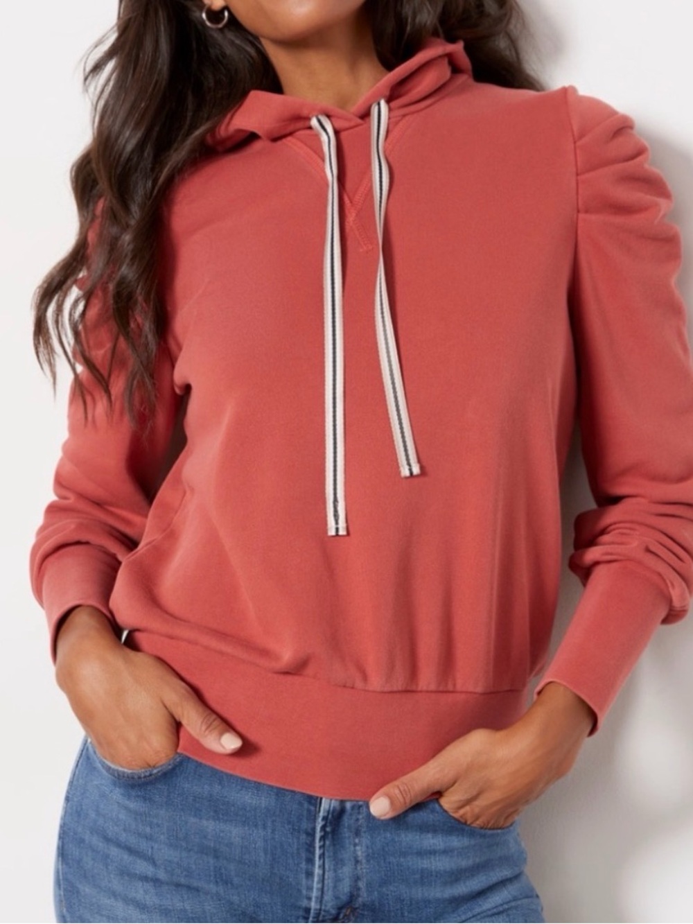Evereve Tyra Puff Sleeve Hoodie in Burnt Red XL
